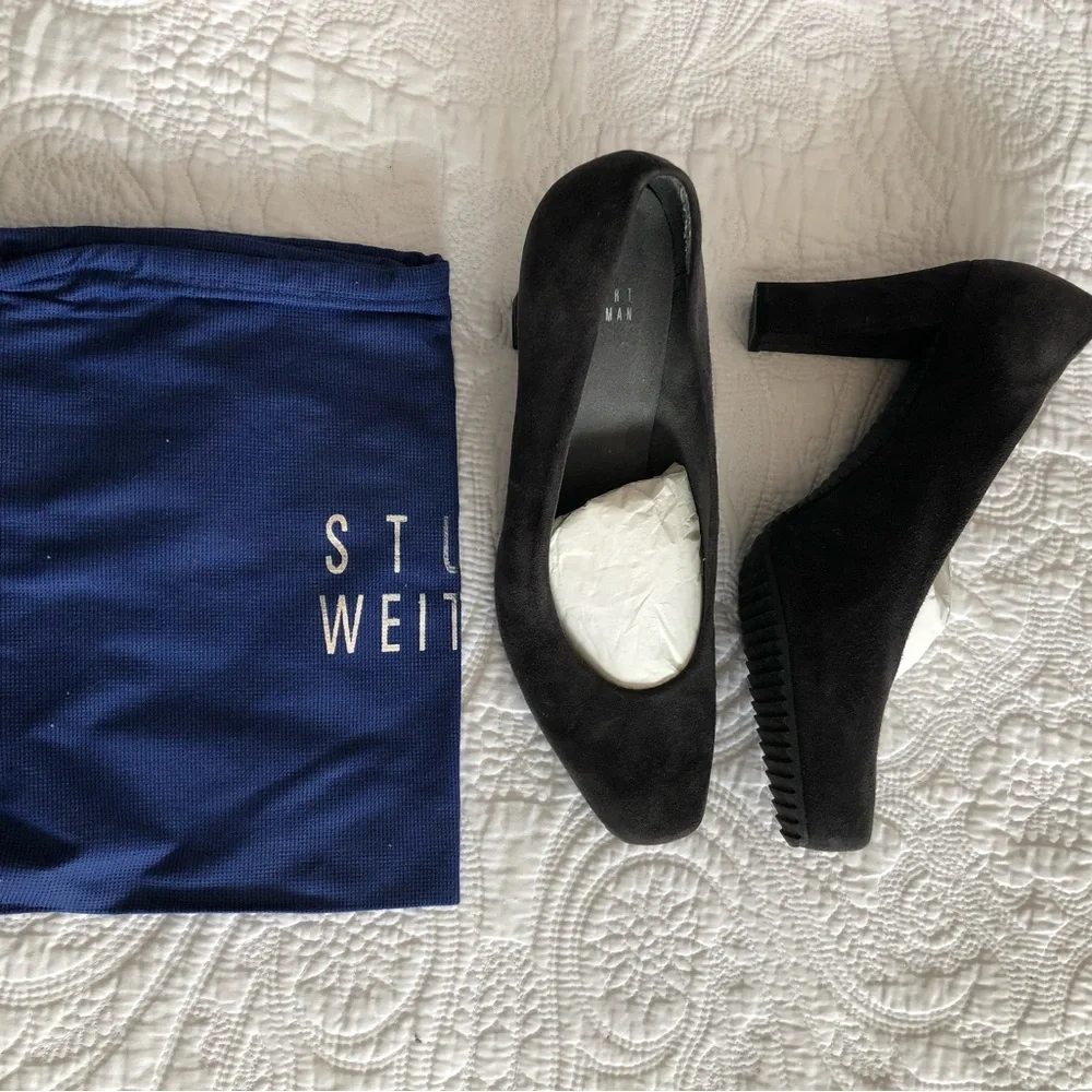 Stuart Weitzman platform suede pumps. Dark grey in colour. - Picture 1 of 6